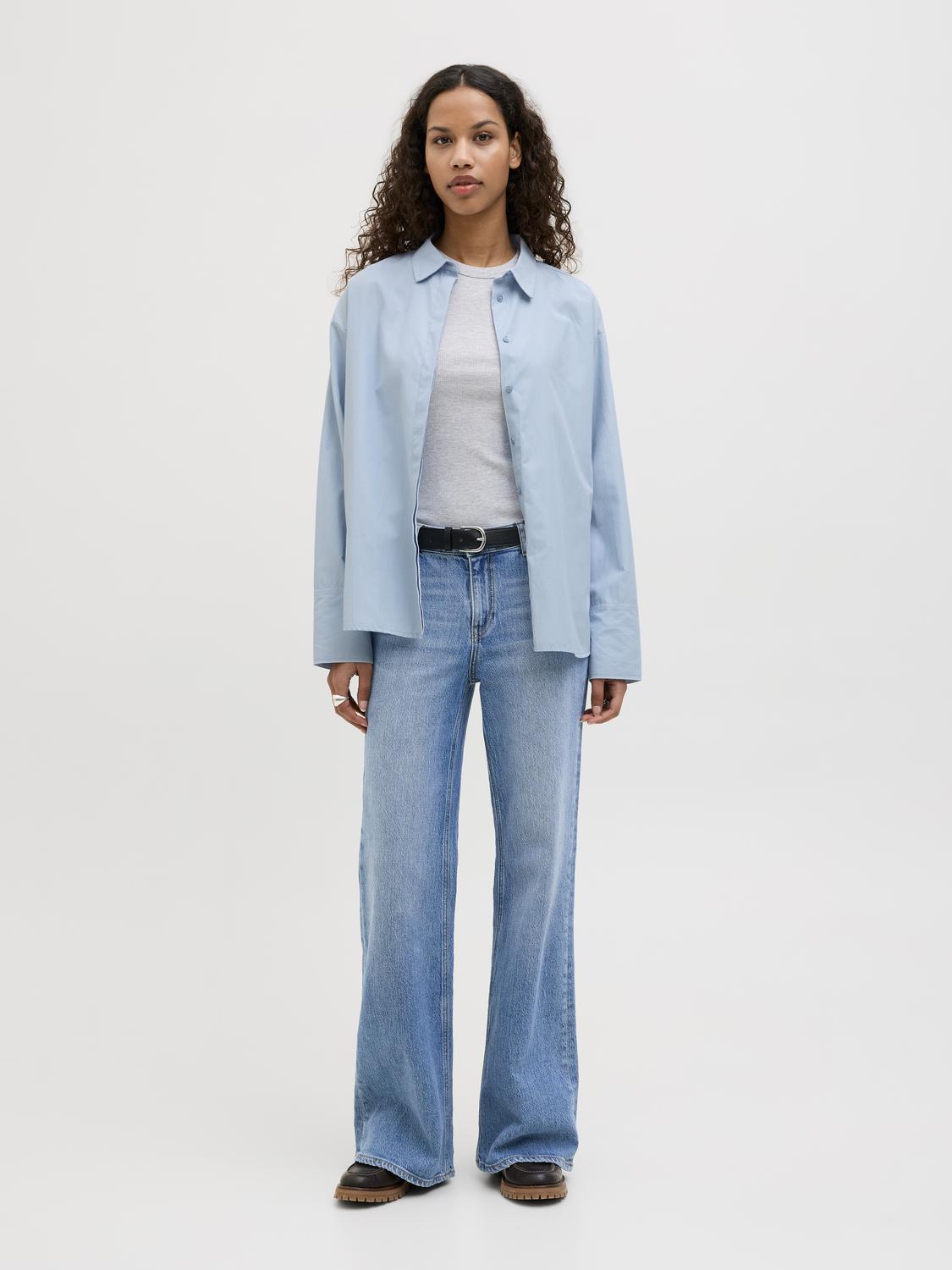 model_shot-front_full